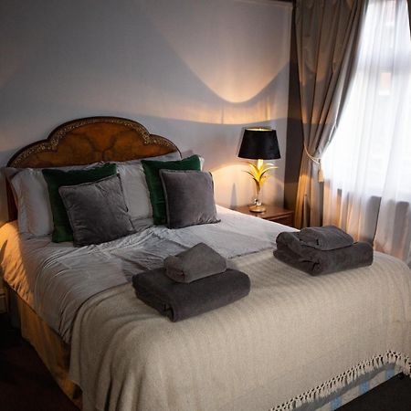 The Pear Tree Hotel Лондон Екстериор снимка