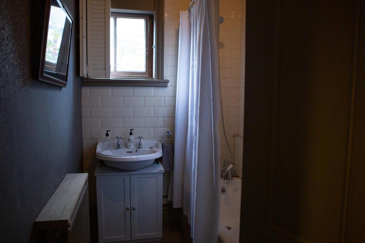 The Pear Tree Hotel Лондон Екстериор снимка